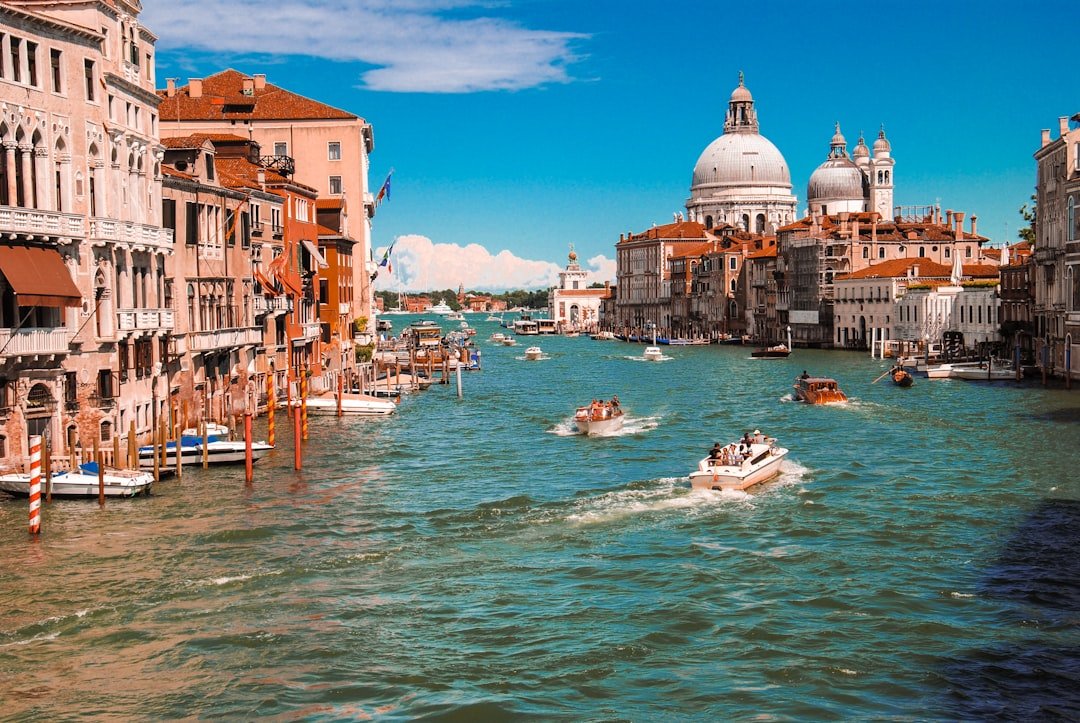 services-04 Summer in Venice
